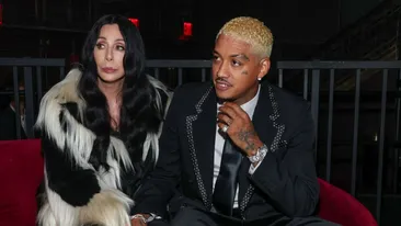 Cher i-a dat ultimatum iubitului ei cu 40 de ani mai tânăr: căsătorie sau adio