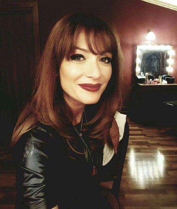 Anca Ţurcaşiu, la teatru. Chiar şi la 47 de ani, artista are o siluetă perfectă
