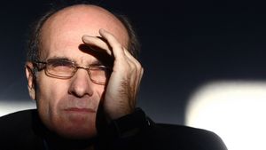 Cristian Tudor Popescu a răbufnit la TV în legătură cu înăsprirea pedepselor la nerespectarea carantinei: “Amenzile cred că sunt inutile, ar trebui...”