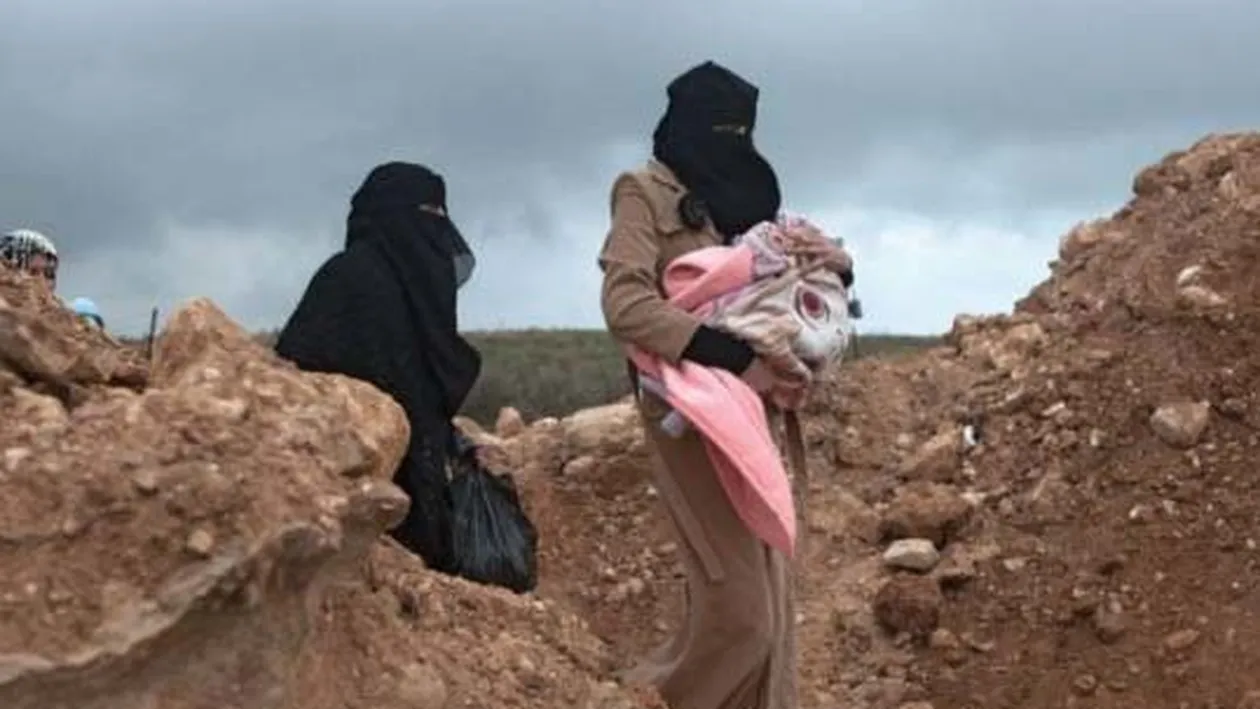 O româncă povesteşte cum a fost prinsă între teroriştii ISIS:,,Decapitau şi lăsau cadavrele în mijlocul străzii multe zile’’