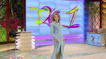 Mirela Boureanu Vaida, sexy prezentatoarea cu o rochie tăiată până sus. ”Ziceţi măi, să mă dezgolesc aşa..”