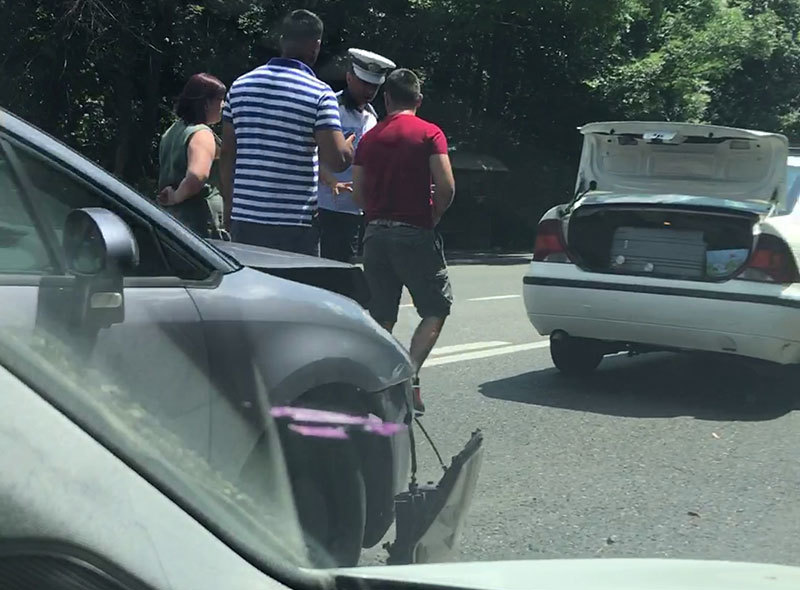 Accident pe DN 1, între Corbeanca şi Aeroportul Otopeni. Trei maşini au fost implicate