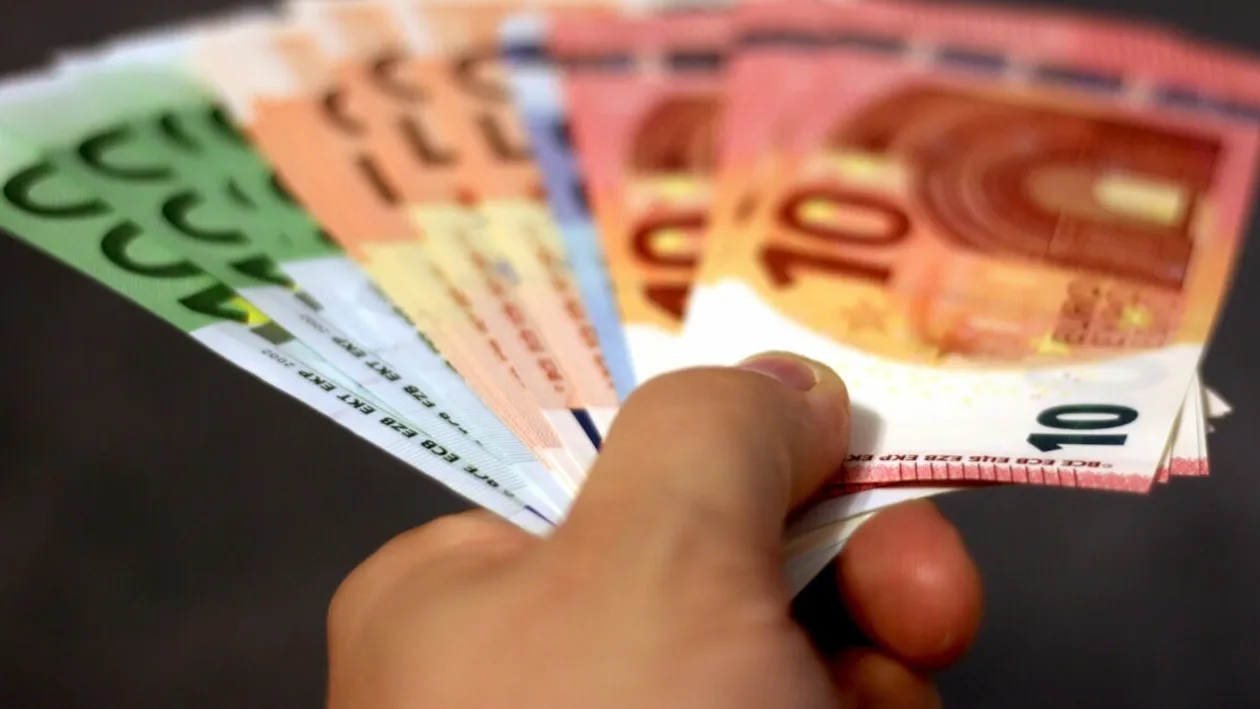 Noi reguli pentru plățile în numerar! Nu vor mai fi legale începând cu 10 iulie 2026