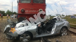 Imagini socante de la locul unde a murit Nae Niculae! Monumentul cu grila de Bentley a fost vandalizat de hotii de fier vechi!