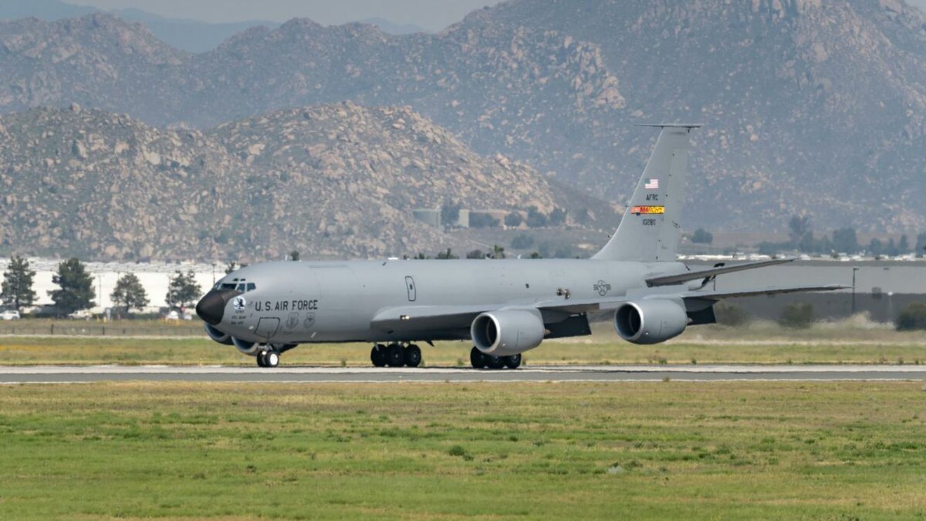 3 avioane americane de realimentare au aterizat în România. 500 de militari americani urmează să ajungă în țară