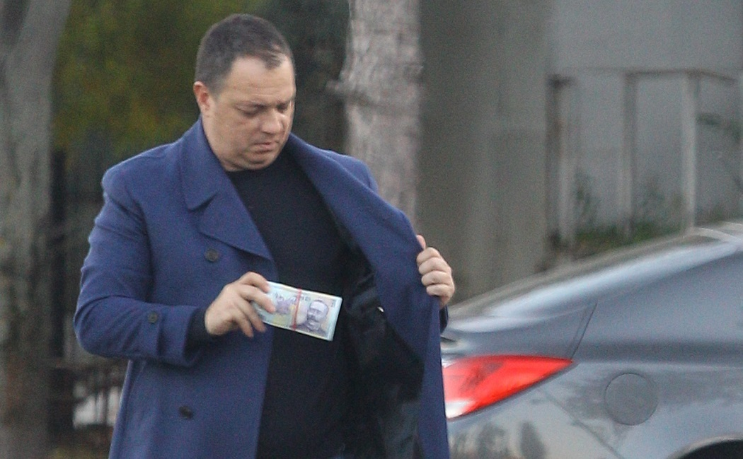 Marius Mihăiţă nu pleacă de acasă fără 10.000 de lei, bani de buzunar