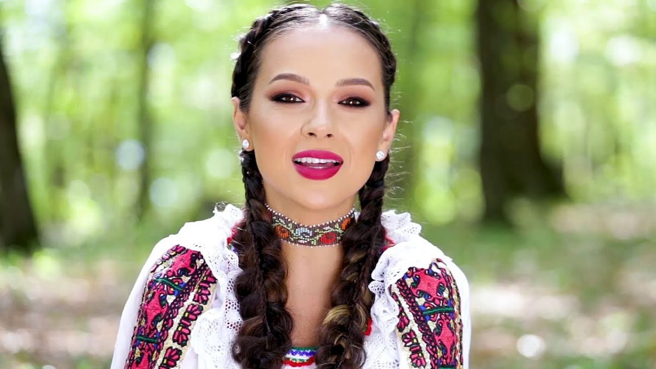 Cum arată Vlăduța Lupău fără niciun strop de machiaj. Artista și-a surprins fanii