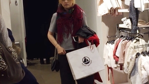 Vedeta Antenei este atentă cu bugetul familiei! Simona Gherghe a ”vânat” chilipiruri înainte de Sfântul Nicolae!
