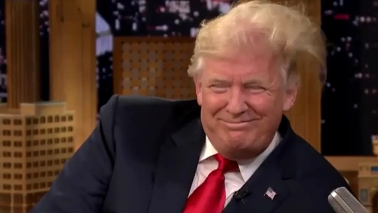 VIDEO! Părul lui Donald Trump, ciufulit în direct la o emisiune!