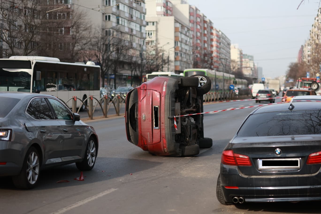 Accident rutier grav în Capitală, în zona Spitalului Colentina! Șase mașini implicate în impact + trafic blocat
