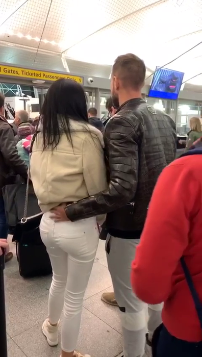 Philipp Plein și Justyna Gradek, momente tandre în aeroport