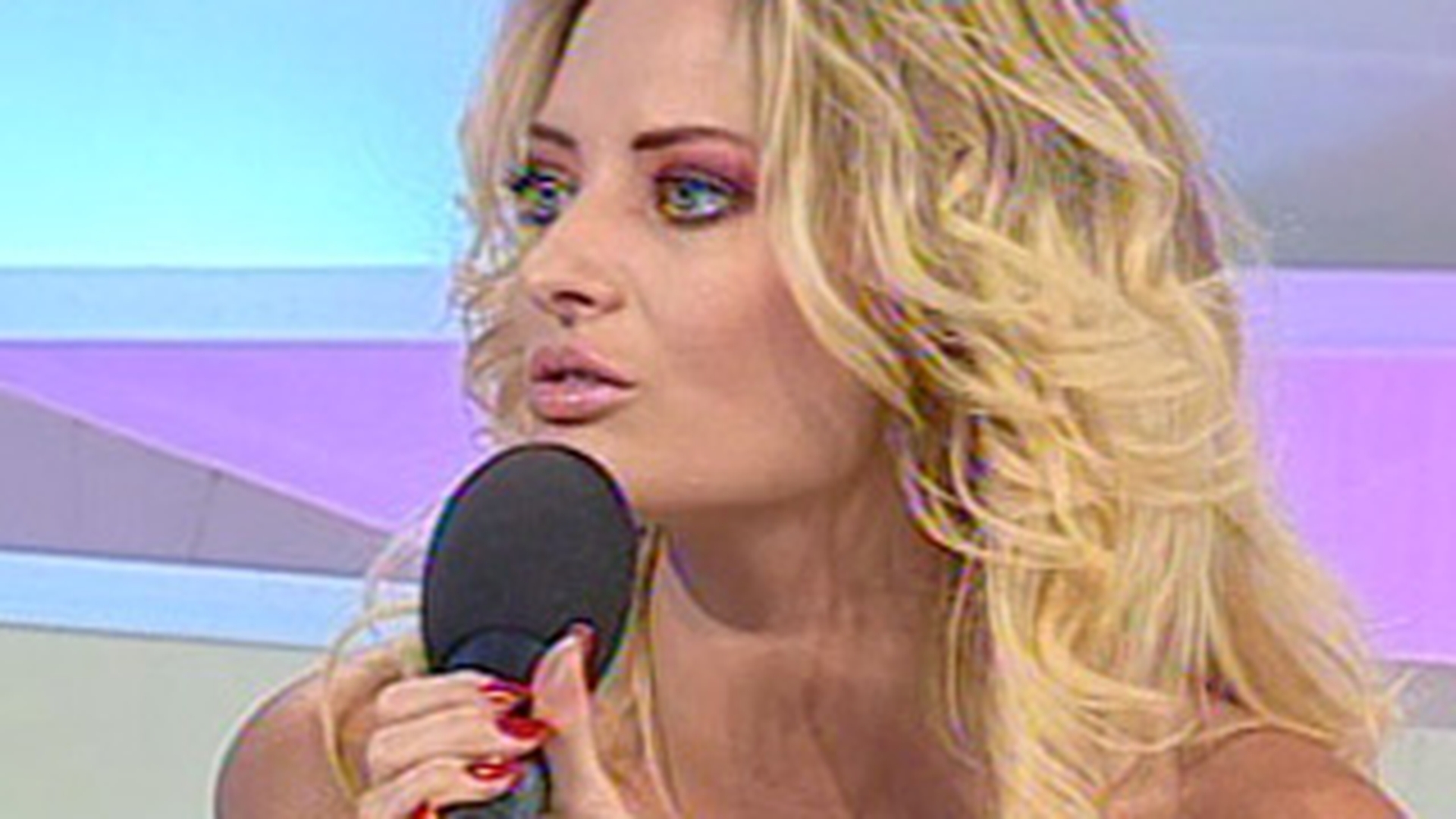 Delia Matache: "Vreau o nunta simpla si sa am o rochie de mireasa cu motive traditionale romanesti"