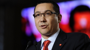 Victor Ponta şi-a lansat candidatura pe versurile „gândim la fel, simţim la fel, iubim la fel”
