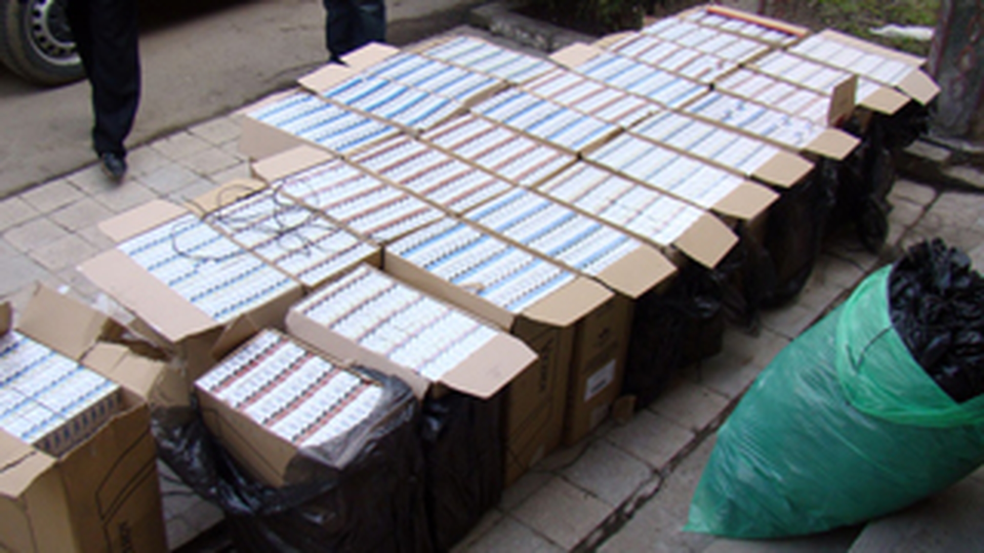 Aproape 3.000 de pachete de tigari au fost confiscate in Calarasi!