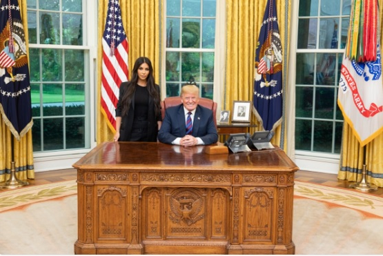 Kim Kardashian s-a întâlnit cu Donald Trump! Ce i-a cerut diva de peste Ocean președintelui S.U.A