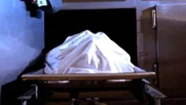 Un barbat gol a fost gasit mort intr-o gradina din Constanta!