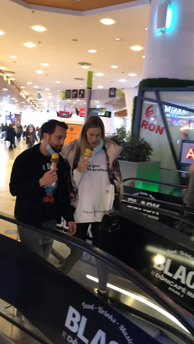 Cea mai romantică plimbare la mall