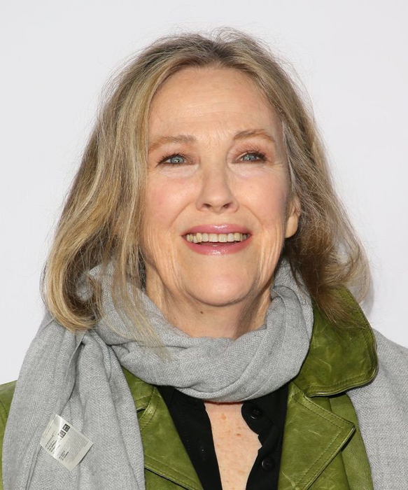 Mulți o cunosc pe mama lui Kevin din „Singur acasă“! Cum arată acum actriţa Catherine O’Hara?