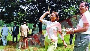 Cum se intreceau Iliescu si Ceausescu la inele