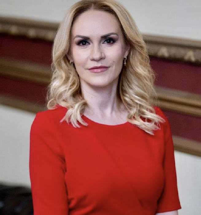 Gabriela Firea a trecut pragul medicului estetician. Imaginile cu fostul primar al Capitalei fac furori pe internet