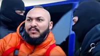 În aşteptarea procesului în care e acuzat de proxenetism, Dani Mocanu face ravagii printre femei! Cine i-a picat în plasă manelistului