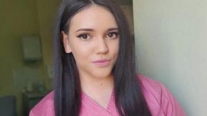 O studentă la UMF din Iași a văzut moartea cu ochii de la o durere abdominală! De ce boală rară suferă tânăra de 20 de ani