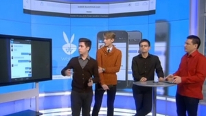 Vrei s-o agati pe blonda sexy care sta langa tine, in metrou, dar n-ai curaj? 3 romani au inventat aplicatia-minune care te ajuta!