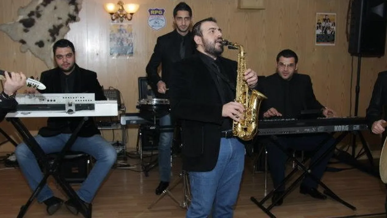 Lautarul Marinica Namol a semnat cu un impresar din Anglia. Afla ce i-a propus acesta