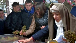 A fost părăsită de logodnic, dar s-a rugat la Sfânta Parascheva și a primit o minune! Ce s-a întâmplat în viața unei tinere din Ardeal