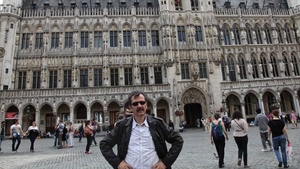 Afla cine este deputatul care a avut nevoie de trei pagini pentru a-si trece toate terenurile!