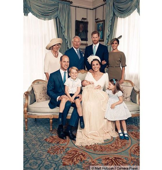 Primele imagini oficiale de la botezul Prințului Louis de Cambridge!