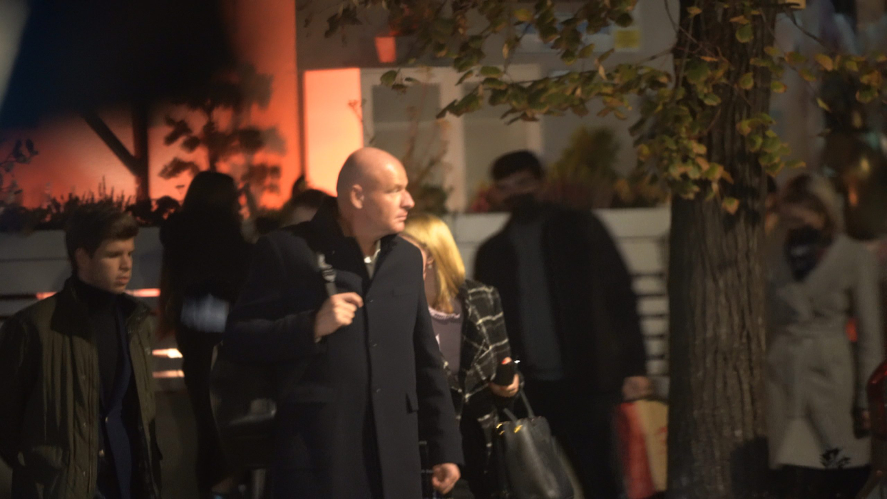 Dragoș Pavăl și-a scos fiica, alături de iubitul ei, la restaurant, iar acum cei trei se retrag