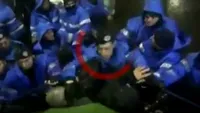 Cât de bogat este jandarmul care a lovit un protestatar! Şerban Răducu are un salariu pe masura