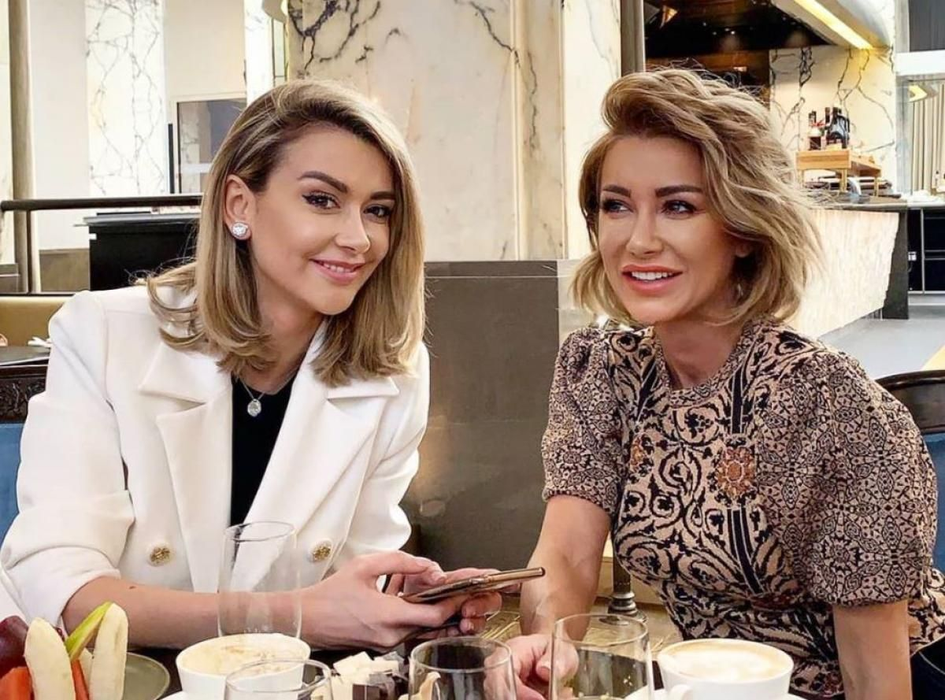 Te ia amețeala! Câte milioane de euro câștigă Denisa Tănase, ex-Bambi, din parfumuri și chinezării. Și-a cumpărat două super-mașini dintr-un foc!