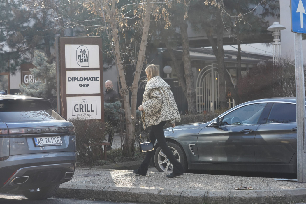 Gabriela Prisăcariu "i-a luat locul soțului", în "inspecțiile" la restaurant (Foto: CANCAN.RO)