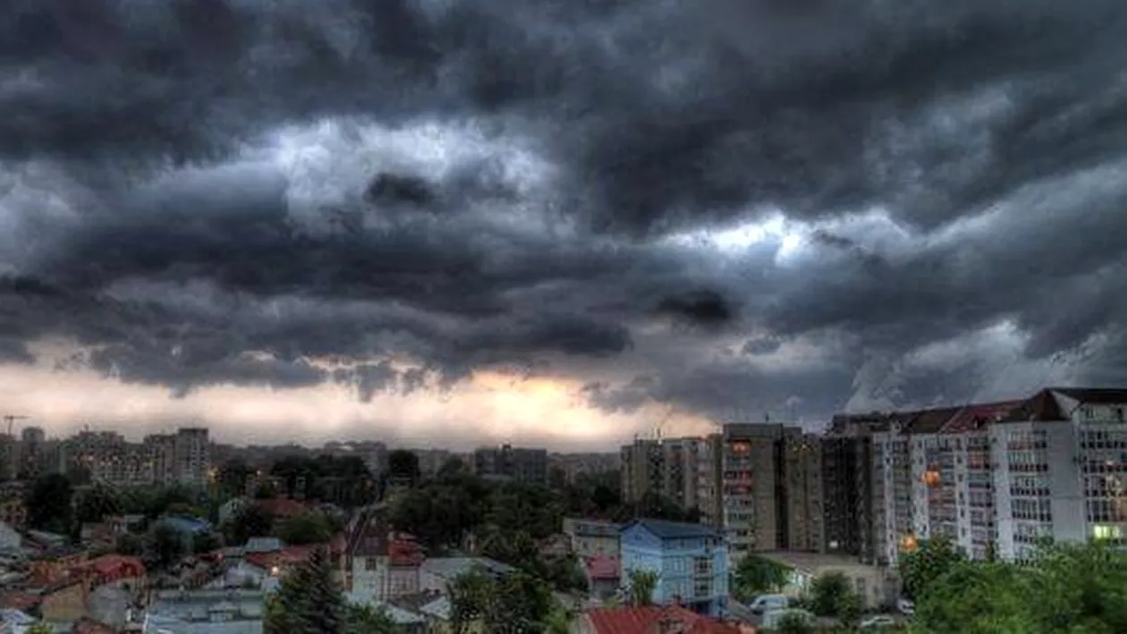 Cod galben de furtună în București! Posibil să cadă grindină