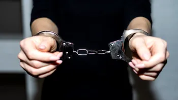 În urmă cu 40 de ani, o fetiță a dispărut fără urmă, la doar 3 ani! Acum, mama ei a fost arestată pe loc după ce a apărut