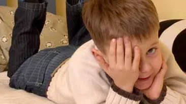 Un baiat de patru ani si-a omorat fratele nou nascut  si si-a ranit grav mama