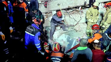 Bilanţul prăbuşirii blocului din Istanbul a ajuns la 14 morţi