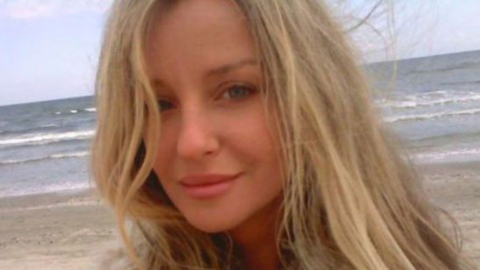 Amanuntul care le-a scapat francezilor ce vor sa o "vanda" pe Tania Budi pe un site de escorte. Incearca sa o dea... la jumatate!