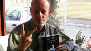 ANDREI GHEORGHE a fost şocat de un panou aflat în faţa unei mănăstiri din România! "Legătură cu blestem! Femeile nu au voie..."