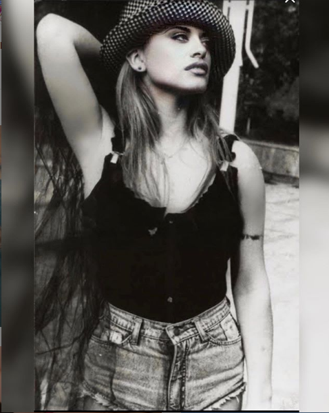 VIDEO | Loredana Groza, aproape să arate mai mult decât ar fi vrut! Ce gafă a făcut artista