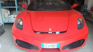 ANAF scoate la vânzare un Ferrari confiscat. Cât trebuie să plătești ca să participi