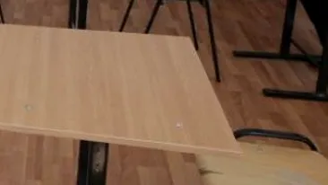 Un elev din Bacau, elev la doua scoli generale! La una e repetent intr-a V-a, la alta a terminat clasa a VI-a