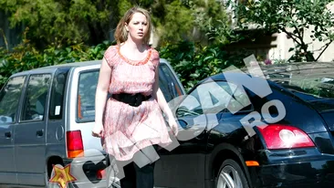 Oana Lis a declarat razboi kilogramelor in plus, dar e ingrijorata de pierderea rapida in greutate! Am slabit 12 kg intr-o luna. Vezi aici cum arata vedeta acum si reteta-minune