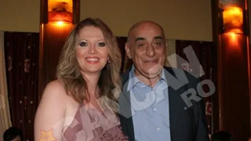 Fostului primar i se pregateste o supriza: Sex la mall cu Oana Lis!