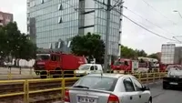 Un incendiu a izbucnit la o clădire din Piața Crângași. Pompierii au intervenit de urgență