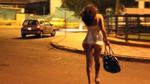O fată din Vaslui a fost răpită de iubitul ei și obligată să se prostitueze!