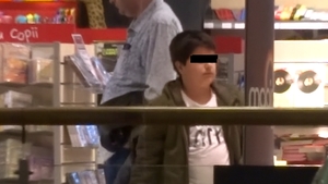 Asemanarea e izbitoare! Lucian Mandruta si-a pus fiul cel mare cu... burta pe carte!