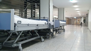 Elevi români, accidentați de tramvai în Praga. Unul dintre ei a ajuns în comă, în spital